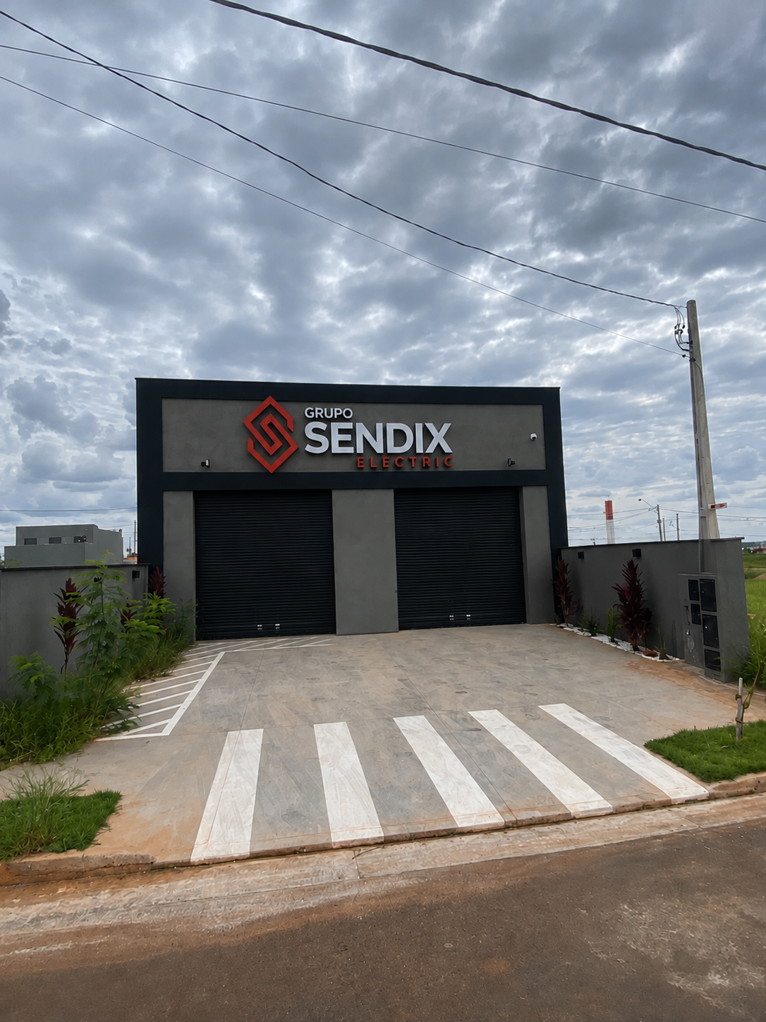 Fachada da sede do Grupo Sendix Electric
